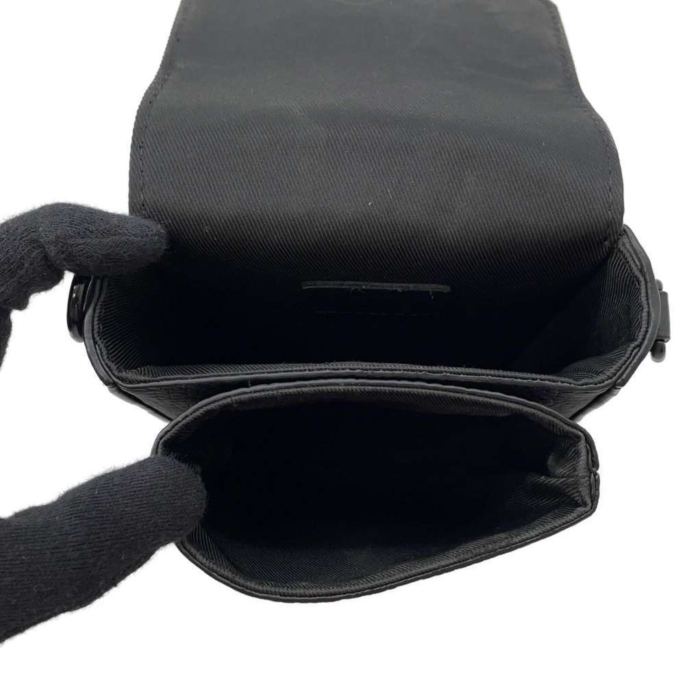 Louis Vuitton Eclipse Lock Vertical Wearable Wall… - image 5